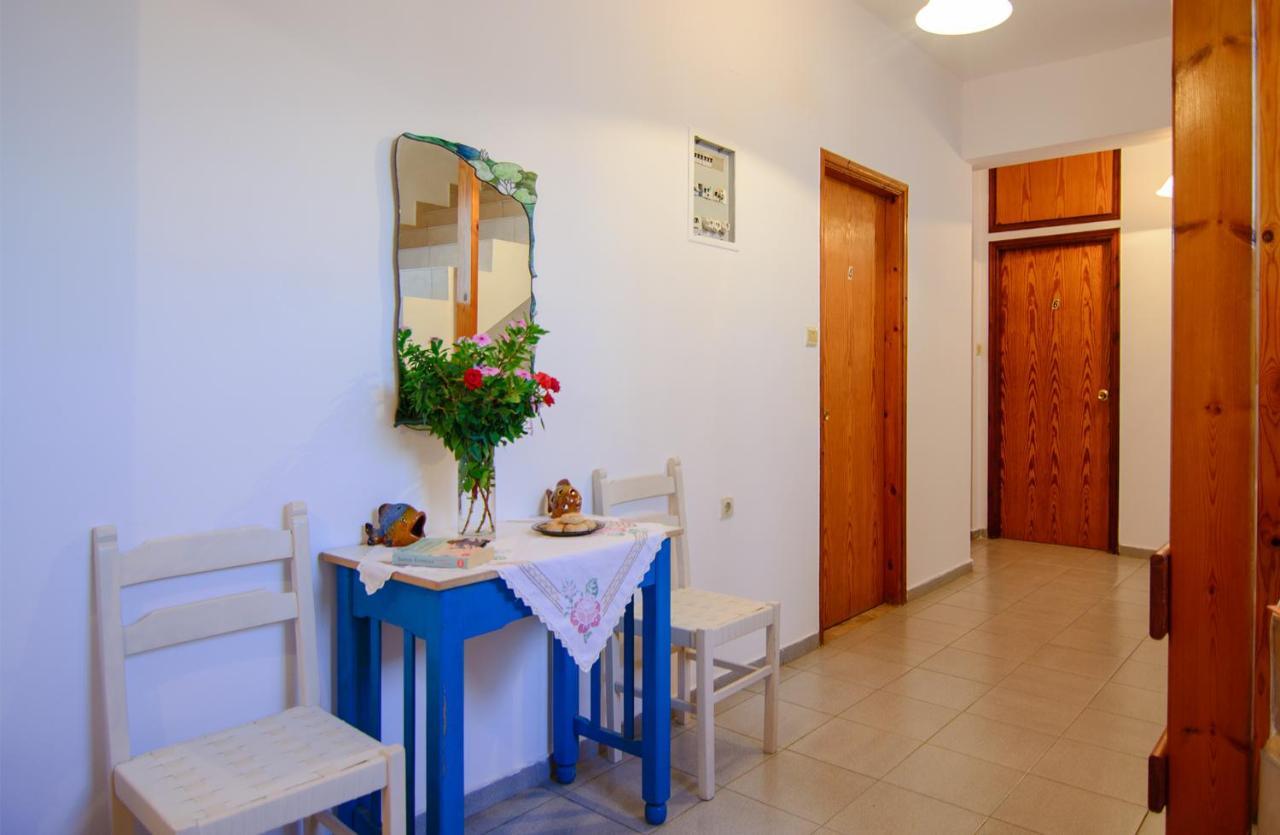 Scorpios Family Rooms Palaiochora Exterior photo
