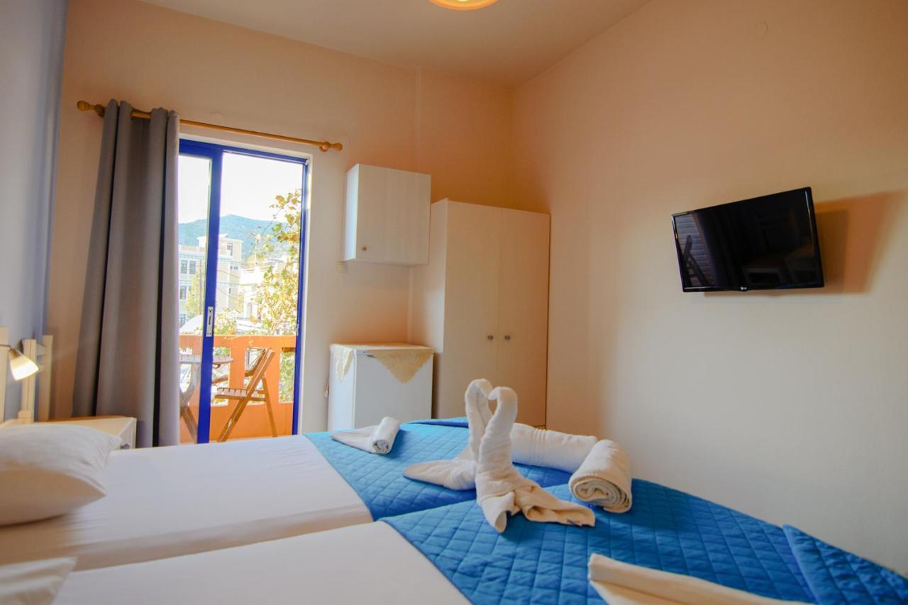 Scorpios Family Rooms Palaiochora Exterior photo