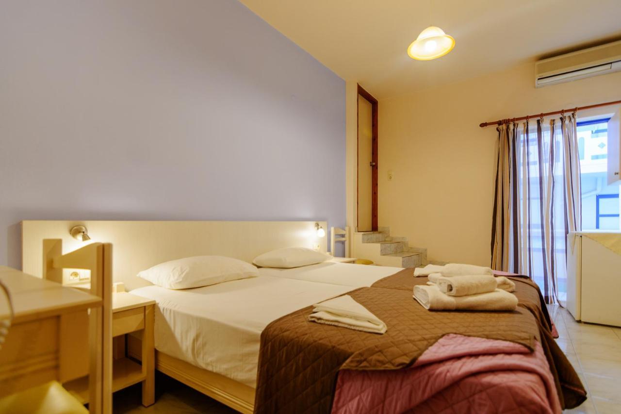 Scorpios Family Rooms Palaiochora Exterior photo