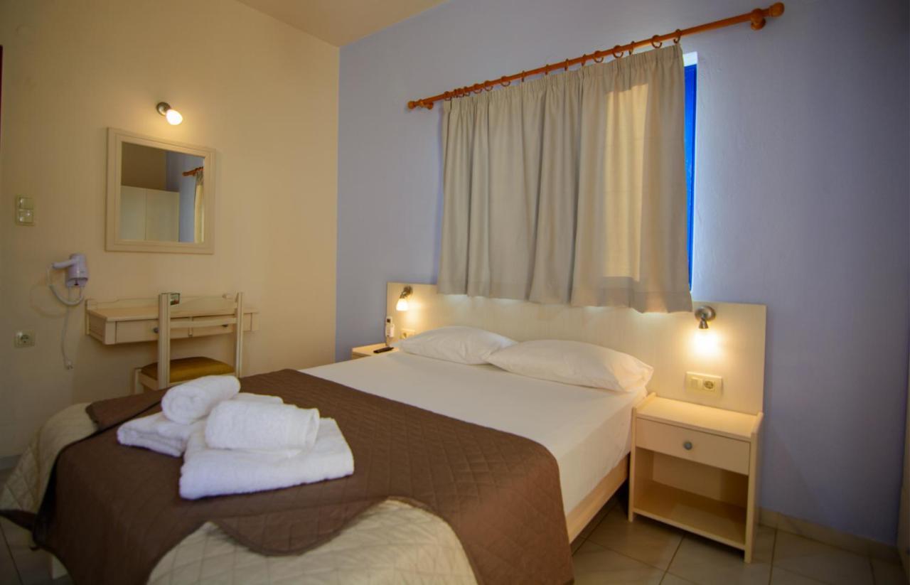 Scorpios Family Rooms Palaiochora Exterior photo