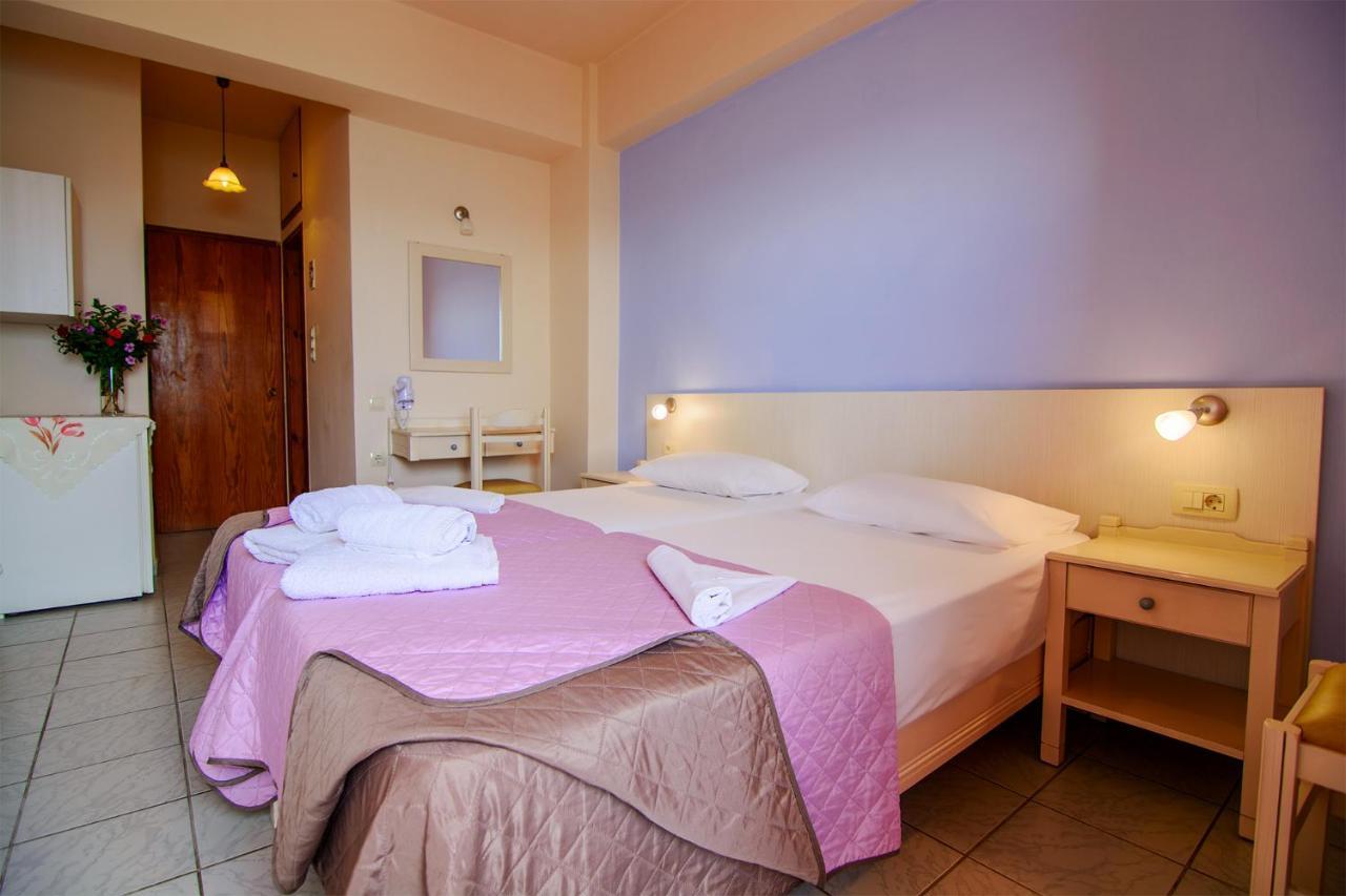 Scorpios Family Rooms Palaiochora Exterior photo