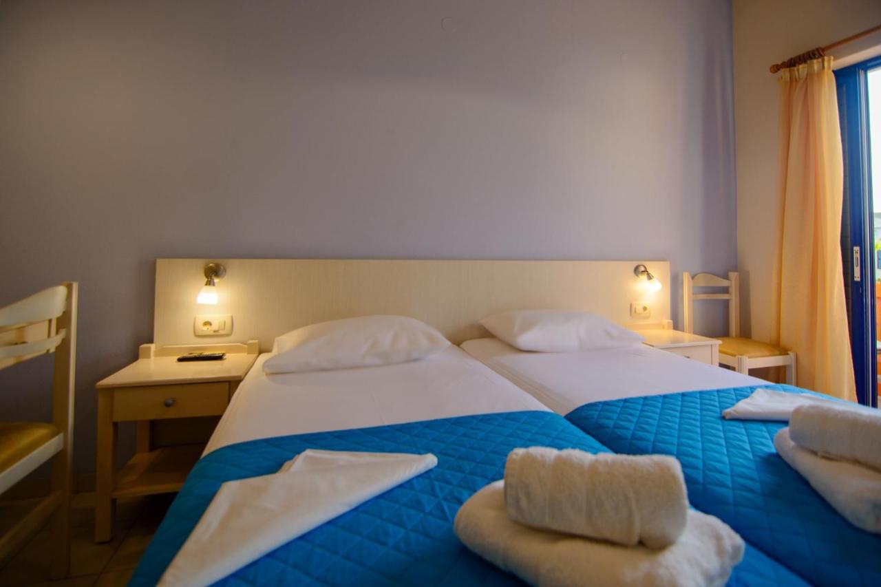 Scorpios Family Rooms Palaiochora Exterior photo
